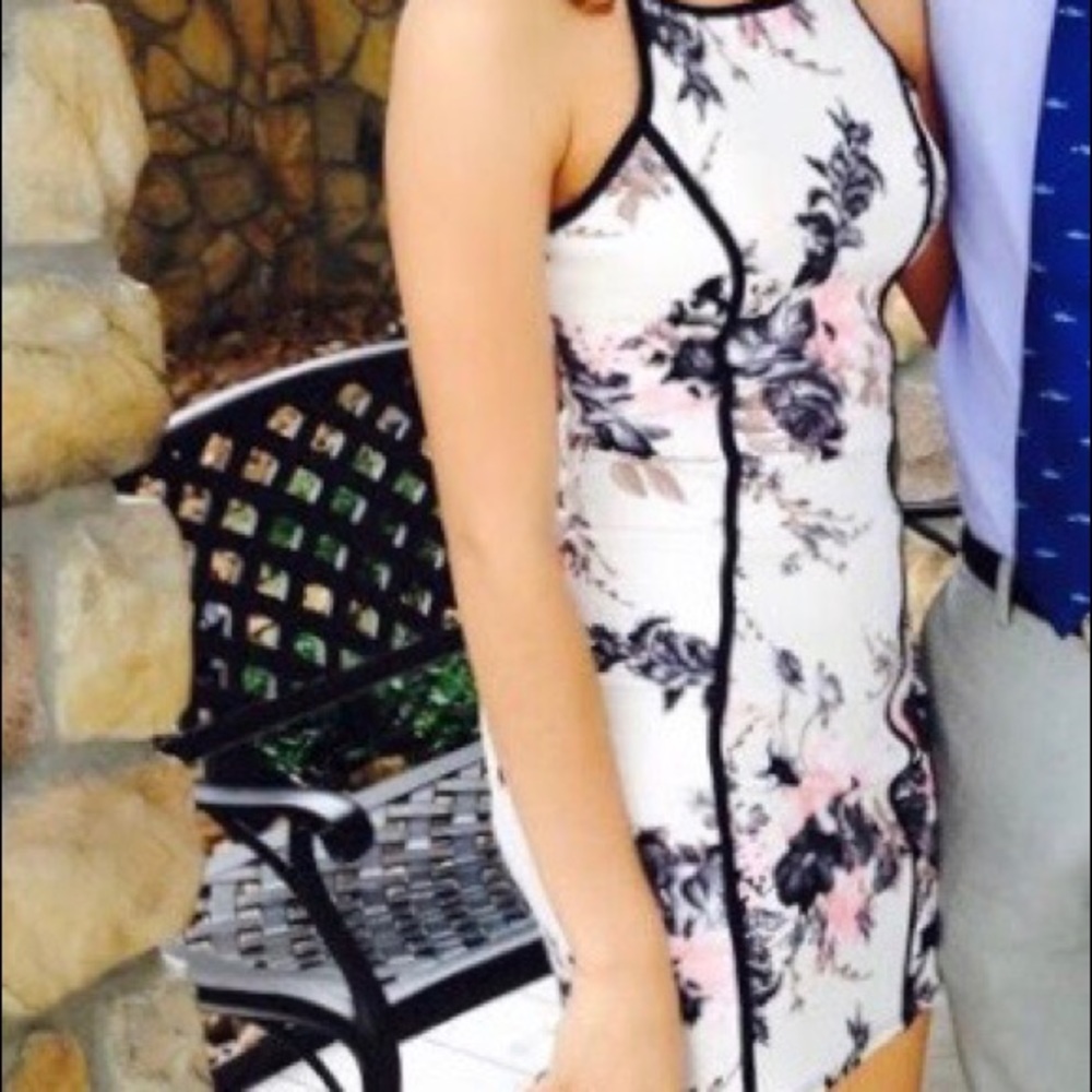 Floral dress !! 🙀🌸ONLY $15!!!